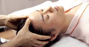 Swedish Massage vs. Aroma Oil: Which Reigns Supreme in Gangnam?